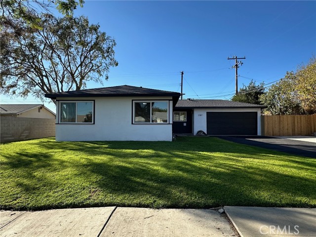 Detail Gallery Image 1 of 31 For 2387 Mountain Ave, Pomona,  CA 91767 - 3 Beds | 2 Baths