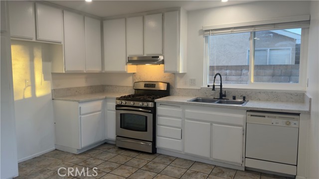 Detail Gallery Image 3 of 12 For 6817 Glendale, Riverside,  CA 92503 - 4 Beds | 2 Baths