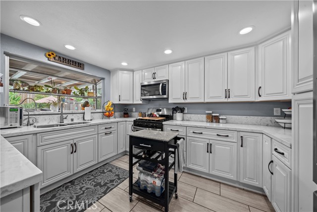 Detail Gallery Image 12 of 36 For 24178 Craig Dr, Moreno Valley,  CA 92553 - 4 Beds | 2 Baths