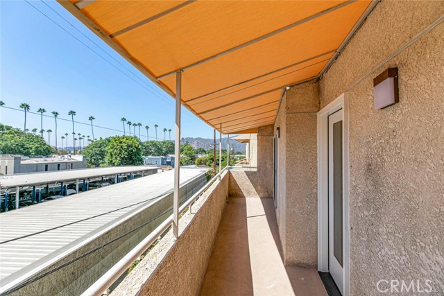 116 W Maple, Glendale CA: https://media.crmls.org/medias/8cb1c061-ee46-451e-b7c5-7ca7c7b7bc24.jpg
