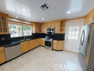 https://media.crmls.org/medias/8cb1d6e3-1bcc-40e6-bdd7-6103555e1aa5.jpg?preset=X-Large
