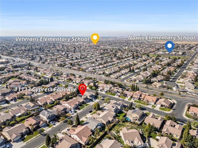 11113 Cypress Falls Avenue, Bakersfield CA: https://media.crmls.org/medias/8cb1dde8-db52-4db8-b5e7-56687719eb7e.jpg