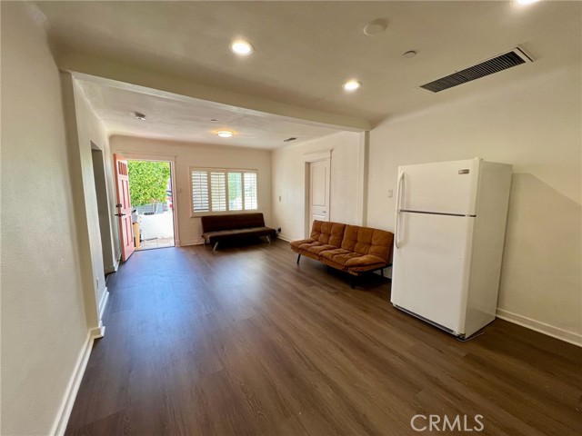 Detail Gallery Image 5 of 45 For 654 Penrith, Los Angeles,  CA 90023 - 6 Beds | 5 Baths