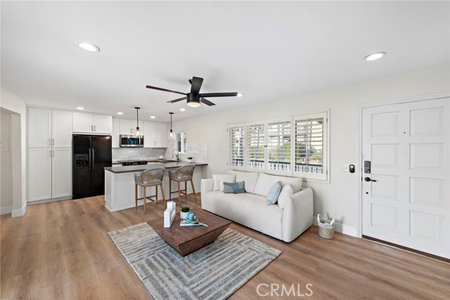 Detail Gallery Image 3 of 47 For 2175 S Coast Hwy #16,  Laguna Beach,  CA 92651 - 1 Beds | 1/1 Baths