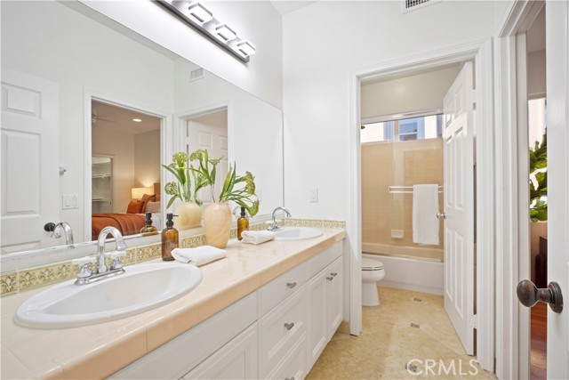 Image 40 of 63 For 907 Deerhill Road