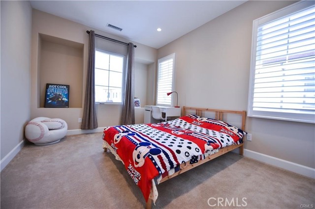 52 Open range, Irvine CA: https://media.crmls.org/medias/8cb41408-582b-41d8-b7a8-83fc3f908973.jpg