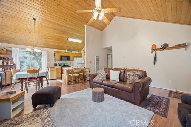 Detail Gallery Image 5 of 29 For 2525 Glacier Dr., –,  CA 93222 - 2 Beds | 2 Baths