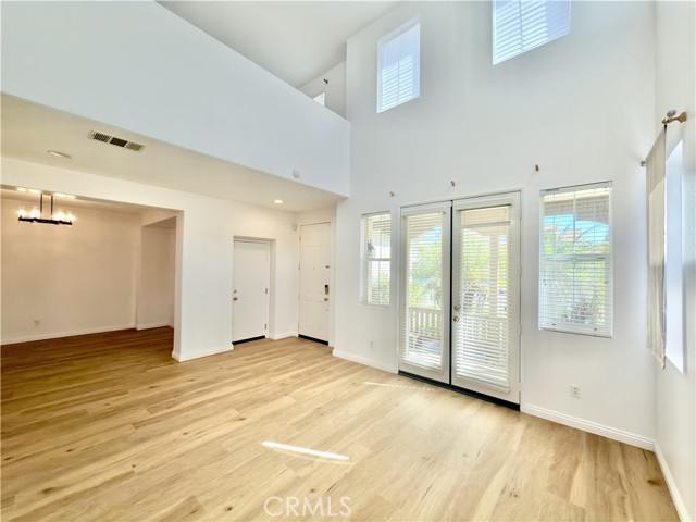 Detail Gallery Image 3 of 27 For 34619 Chinaberry, Winchester,  CA 92596 - 5 Beds | 3 Baths