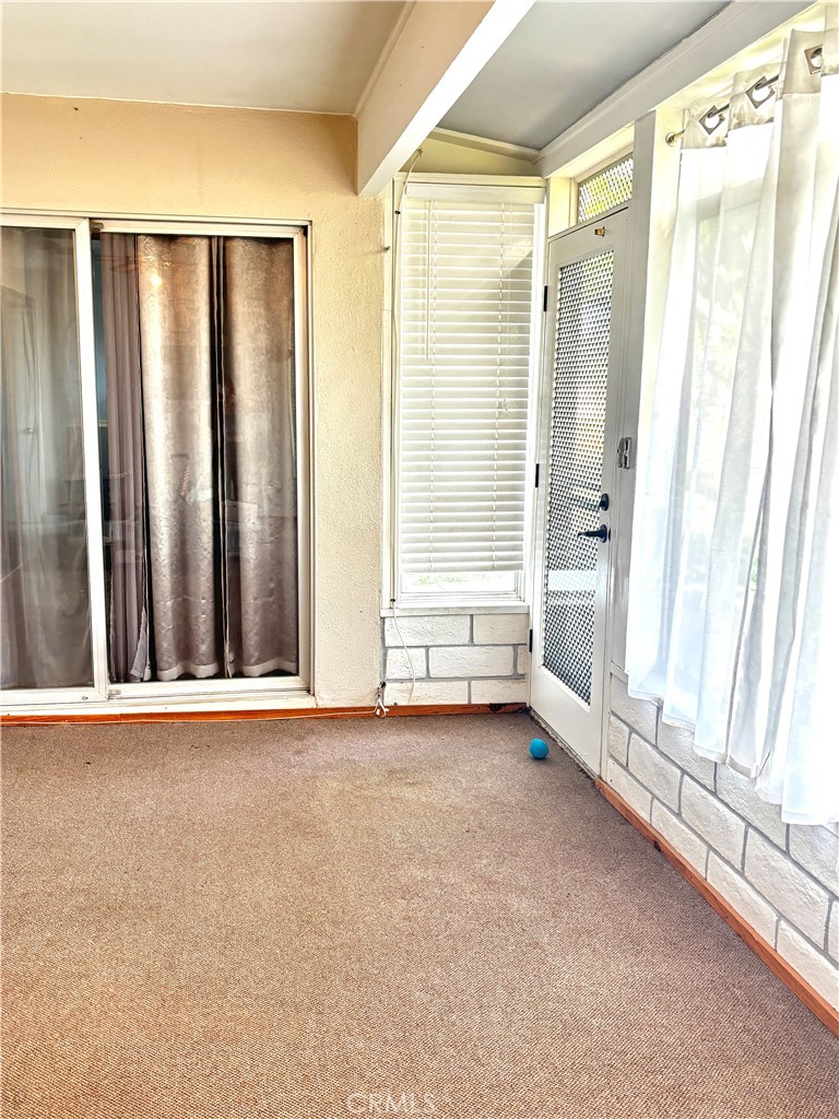 https://media.crmls.org/medias/8cb46b7b-c035-4e46-853a-6501d0e0954f.jpg?preset=X-Large