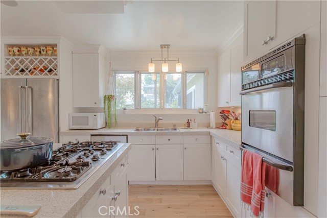 7520 W 90th Street, Los Angeles CA: https://media.crmls.org/medias/8cb492bf-3b14-47b4-bf44-fd2a70c343f0.jpg