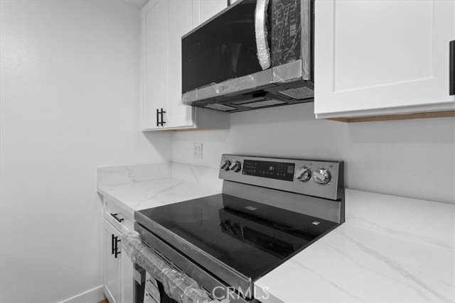 5403 Newcastle Avenue, Encino CA: https://media.crmls.org/medias/8cb51b93-3793-4d97-aab8-c20b189a41eb.jpg