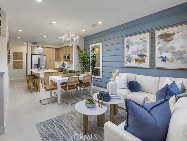 Detail Gallery Image 4 of 7 For 1313 Cantada Ct, El Cajon,  CA 92019 - 3 Beds | 3 Baths
