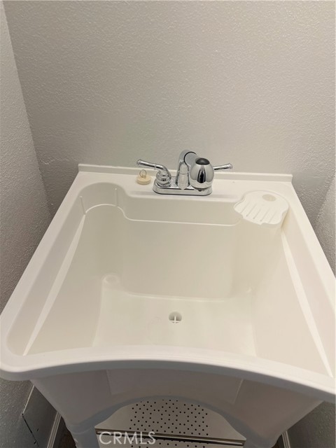 Detail Gallery Image 9 of 12 For 9834 Sepulveda Bld #109,  North Hills,  CA 91343 - 2 Beds | 2 Baths