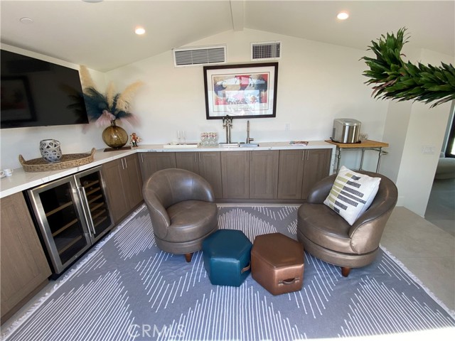 500 E Balboa Boulevard, Newport Beach CA: https://media.crmls.org/medias/8cb5657f-8f04-439c-842f-660637d532f5.jpg
