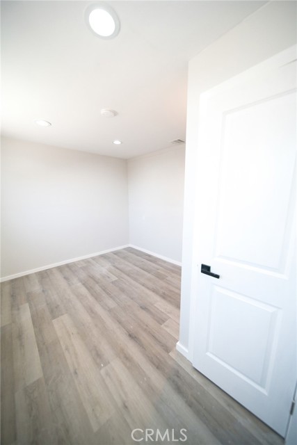1336 W 118th Street, Los Angeles CA: https://media.crmls.org/medias/8cb5fc7d-a9dd-4ed1-8d47-c4f3959eed5e.jpg
