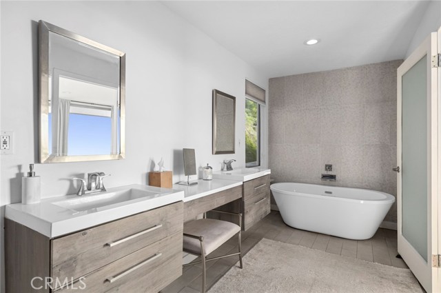 12276 Circula Panorama, North Tustin CA: https://media.crmls.org/medias/8cb61d0f-6970-45d2-8998-edde3f86d1da.jpg