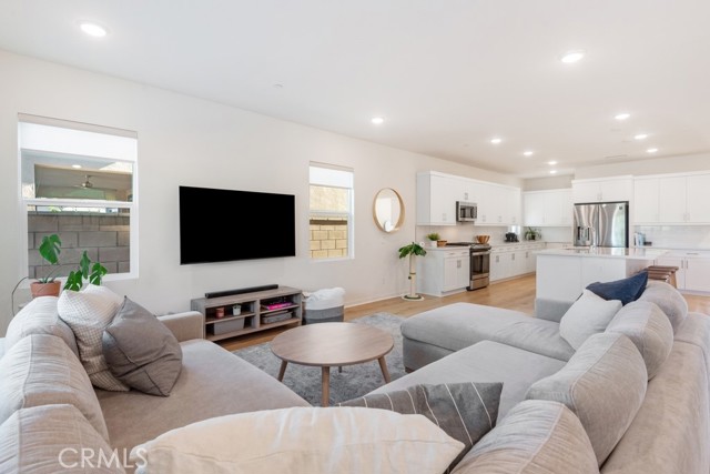 4835 S Cora Way, Ontario CA: https://media.crmls.org/medias/8cb71d94-cd60-4017-b1a0-ec0179cf46a7.jpg