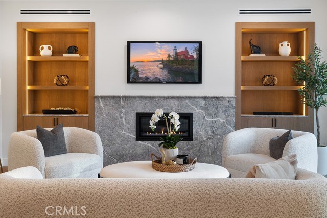 Detail Gallery Image 7 of 31 For 4831 Sancola, Toluca Lake,  CA 91601 - 4 Beds | 4 Baths