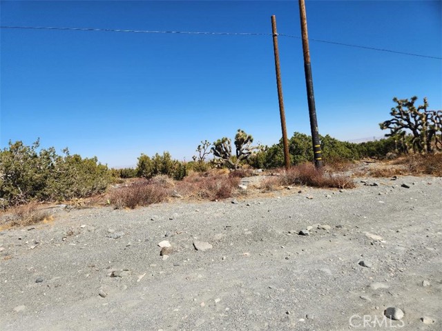 Detail Gallery Image 7 of 12 For 12 Cambria Rd, Pinon Hills,  CA 92372 - – Beds | – Baths