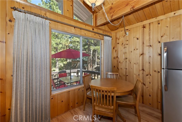 33469 Squirrel Drive, Green Valley Lake CA: https://media.crmls.org/medias/8cb7fdf7-1a1b-4877-9c08-9a763ca81ad3.jpg