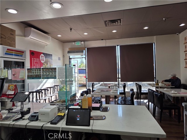 120 N San Gabriel Boulevard, San Gabriel CA: https://media.crmls.org/medias/8cb80258-0565-439f-836e-7f995bc0b365.jpg