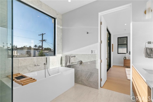 Detail Gallery Image 26 of 57 For 4532 Katherine, Sherman Oaks,  CA 91423 - 6 Beds | 6/1 Baths