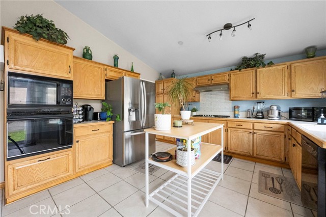 Detail Gallery Image 41 of 75 For 3684 Veronica Ct, Rialto,  CA 92377 - 4 Beds | 3 Baths