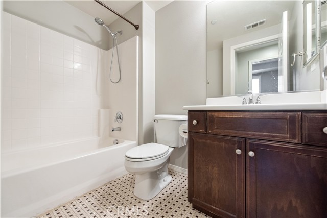 47 silverado, Irvine CA: https://media.crmls.org/medias/8cb8f1ee-29ae-4ee8-9c8d-b01217884966.jpg