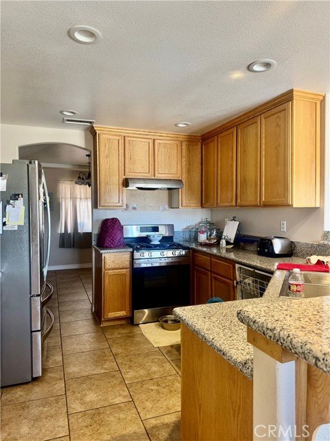 Detail Gallery Image 5 of 21 For 12472 Oasis Rd, Pinon Hills,  CA 92372 - 4 Beds | 3 Baths