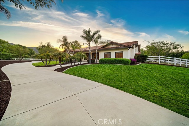 9394 Gum Tree Drive, Corona CA: https://media.crmls.org/medias/8cbb39a4-5ea2-40c7-9eef-faeff8c40ba1.jpg