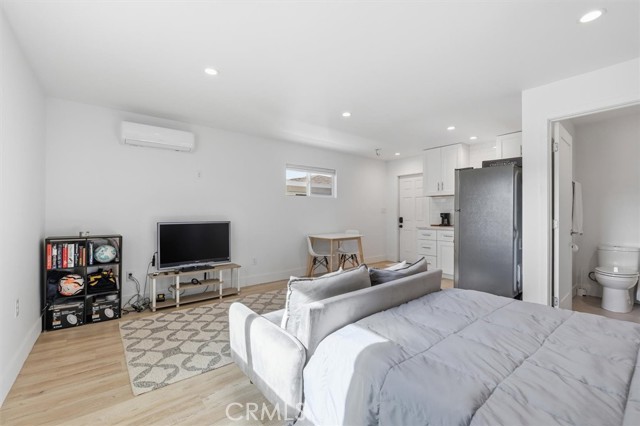 Detail Gallery Image 32 of 37 For 7337 W 88th St, Los Angeles,  CA 90045 - 4 Beds | 4 Baths