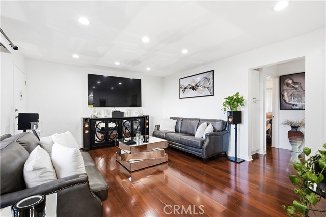 Detail Gallery Image 5 of 19 For 2502 Manhattan Beach #1,  Gardena,  CA 90249 - 2 Beds | 1 Baths