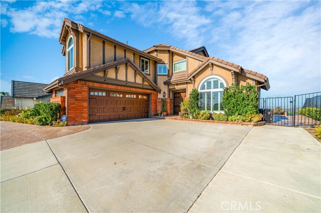 650 S Londerry Ln, Anaheim Hills, CA 92807