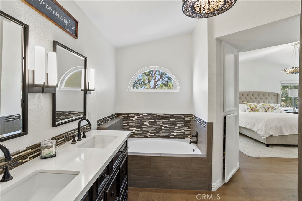 8cbc33df 4593 47e5 A0cf F4e1c81cace5