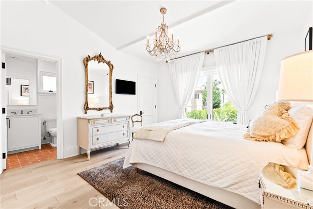23477 Park Colombo, Calabasas CA: https://media.crmls.org/medias/8cbc3c1a-c6d9-4393-aed9-e9e19a12d82f.jpg