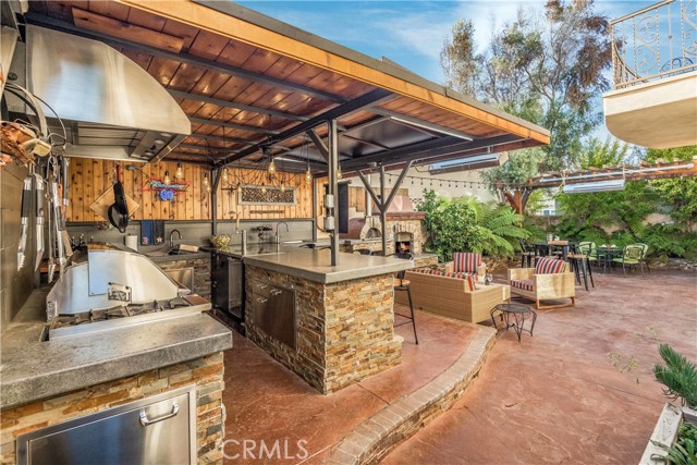 Outdoor kitchen