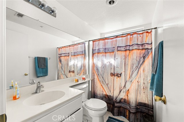 Detail Gallery Image 11 of 20 For 15424 Tobarra, Fontana,  CA 92337 - 3 Beds | 2/1 Baths