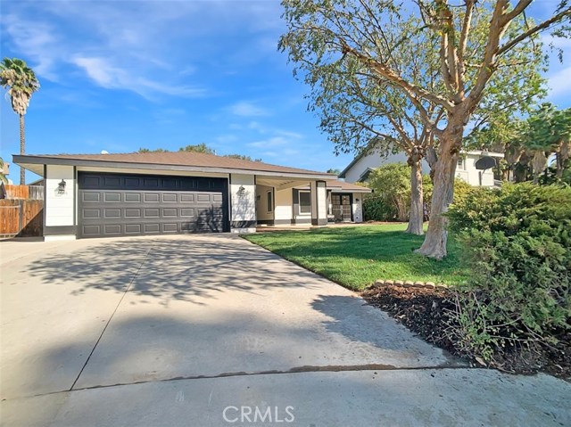 6086 Grinnell Dr, Riverside, CA 92509