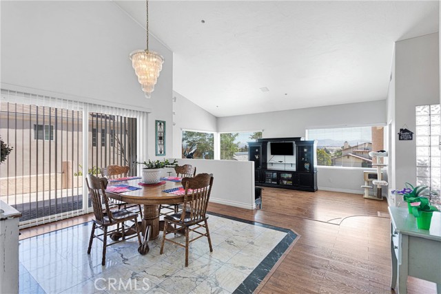 Detail Gallery Image 11 of 62 For 12546 Autumn Leaves Ave, Victorville,  CA 92395 - 5 Beds | 3/1 Baths