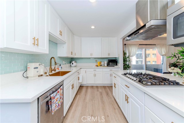 Detail Gallery Image 19 of 32 For 358 S Gramercy Pl #201,  Los Angeles,  CA 90020 - 2 Beds | 2 Baths