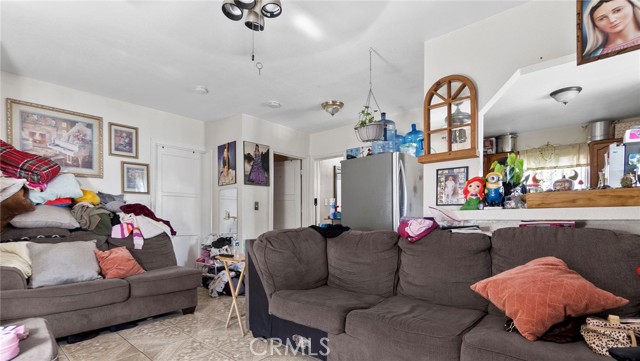Detail Gallery Image 24 of 56 For 413 E 81st St, Los Angeles,  CA 90003 - 7 Beds | 6 Baths