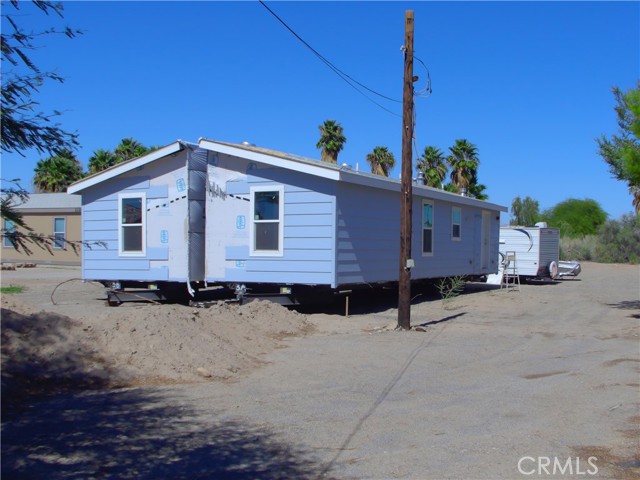 Detail Gallery Image 2 of 8 For 2132 Riviera, Blythe,  CA 92225 - 3 Beds | 2 Baths