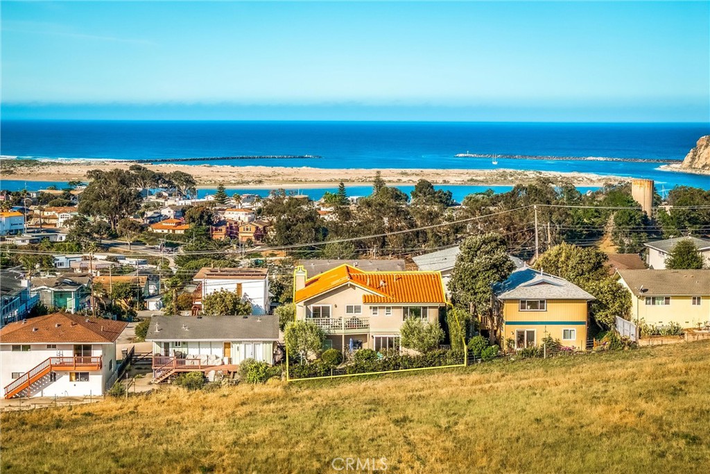 https://media.crmls.org/medias/8cbf22dc-7c81-4486-b2fb-870ae80db1b5.jpg?preset=X-Large