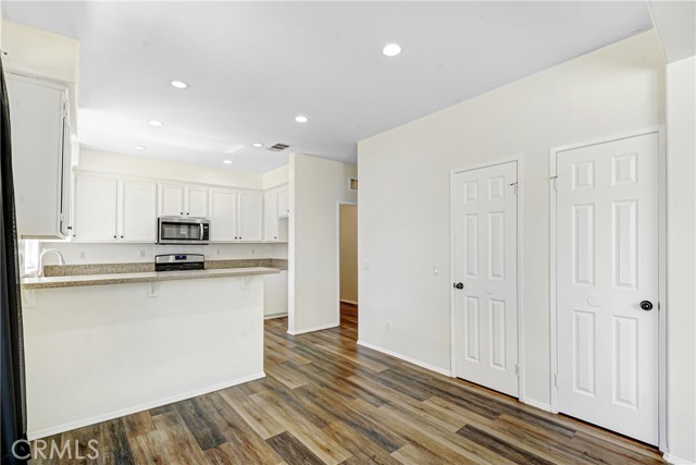 Detail Gallery Image 8 of 24 For 832 Melville, San Jacinto,  CA 92583 - 4 Beds | 2/1 Baths