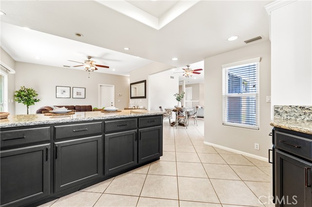 18202 Foss Lane, Huntington Beach CA: https://media.crmls.org/medias/8cc1b744-f4f9-4c29-977d-46118d494849.jpg