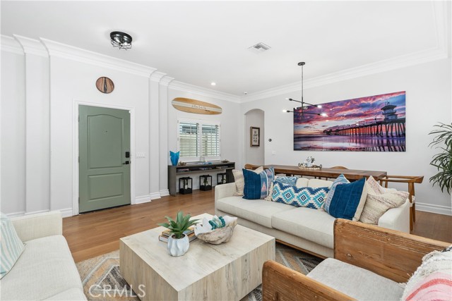 117 Alabama Street, Huntington Beach CA: https://media.crmls.org/medias/8cc21a26-7c50-4c29-911d-4bafb234da0f.jpg