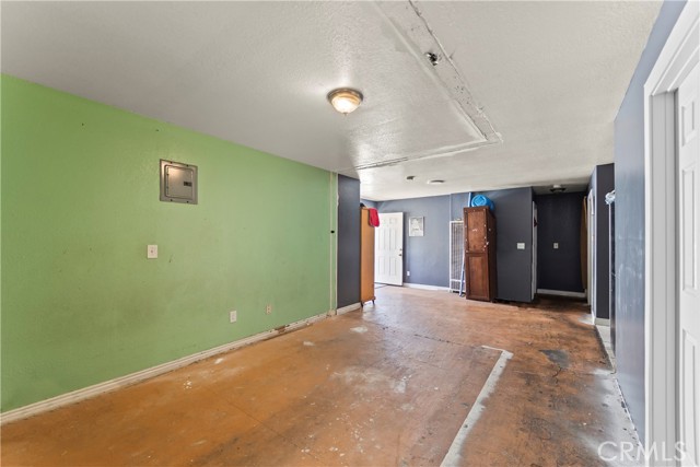 730 W 52 Place, Los Angeles CA: https://media.crmls.org/medias/8cc29003-0aed-4c27-9380-155b4f8771e9.jpg