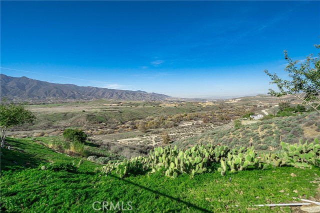 11298 Finders Court, Corona CA: https://media.crmls.org/medias/8cc2b38c-f6e3-4de2-b5e2-66956cf4a1e6.jpg