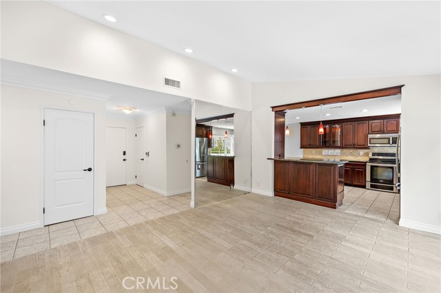 26762 Via Zaragosa, Mission Viejo CA: https://media.crmls.org/medias/8cc2d93b-58df-4136-a8fe-5deb1cefc6ca.jpg