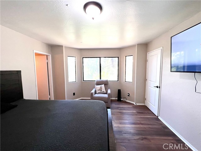 24792 Bernard Drive, Crestline CA: https://media.crmls.org/medias/8cc2e472-6c2e-41ff-ac29-318318d65742.jpg
